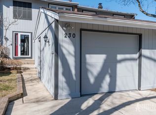 230 Driftwood Ln, Bloomingdale, IL