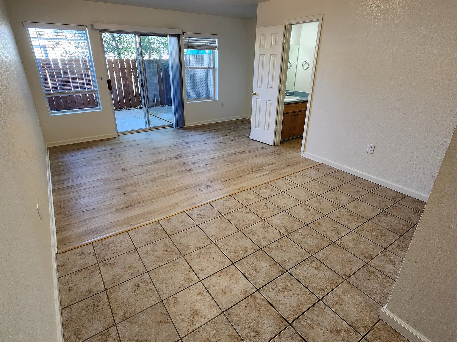 2 bed, 1.5 bath, 995 sqft, $1,475 — Photo 4