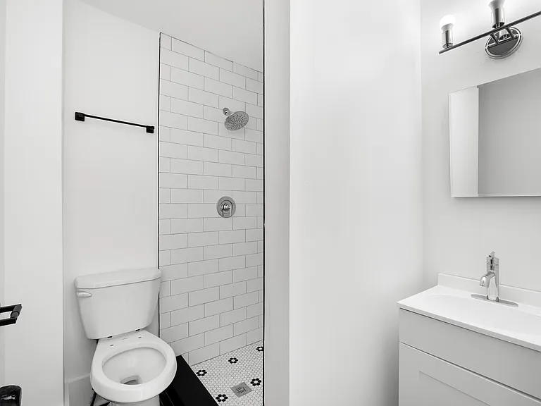 2025 Pine St #3F — Photo 7