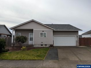686 Columbia Dr, Molalla, OR 97038
