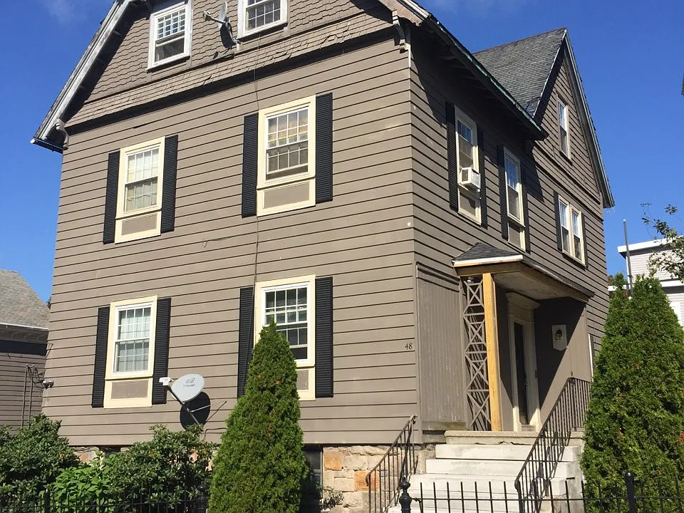 48 William St #1