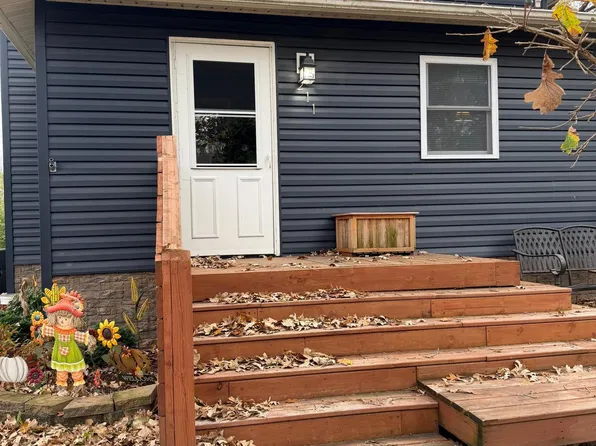 211 Park St, Emmons, MN 56029