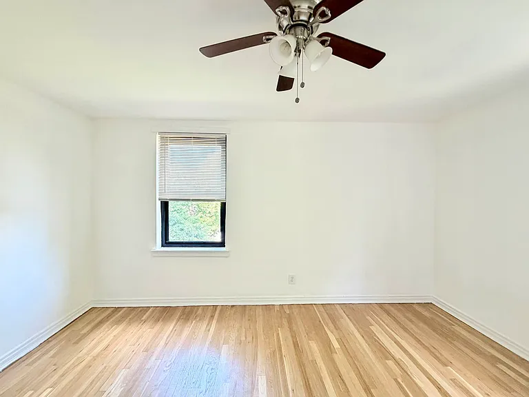 22-09 78th St #3B — Photo 11