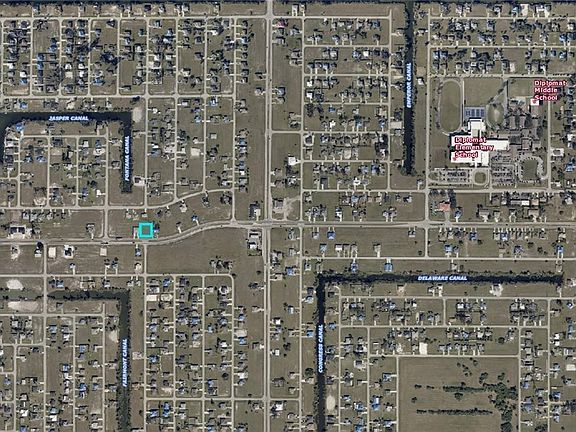 3rd image of 601 Diplomat Pkwy E
