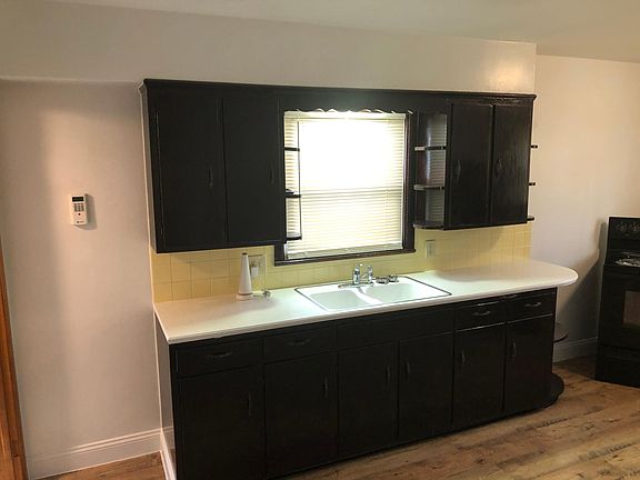 4th image of 930 Minota Ave