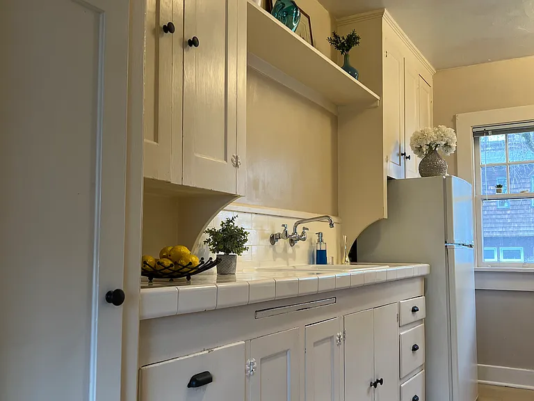 Kitchen entry