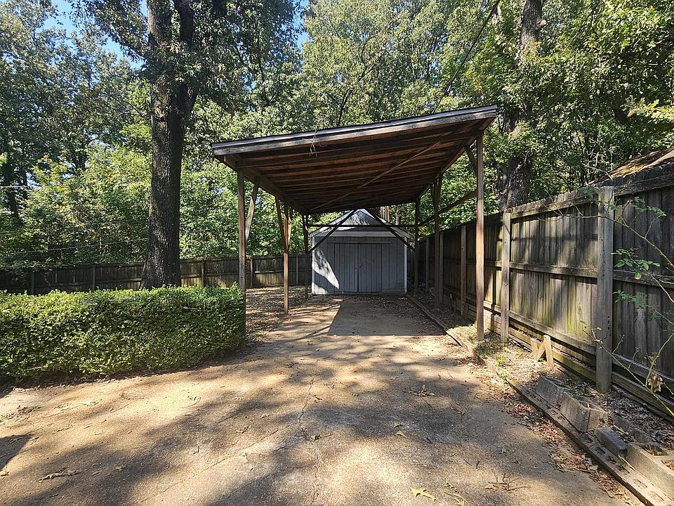 2nd image of 3281 Fairbanks St