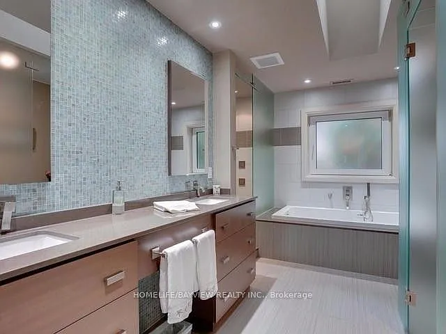 45 Aldershot Cres — Photo 11
