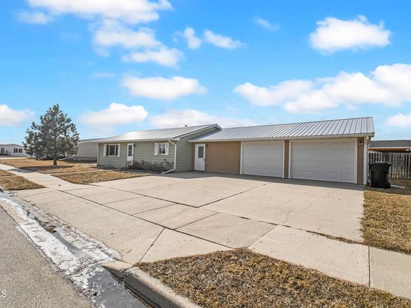 2101 21st Ave W, Williston, ND 58801