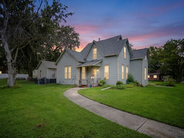 911 N Howard St, Indianola, IA 50125