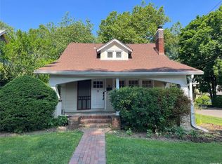 25 Willow Ave, Huntington, NY 11743