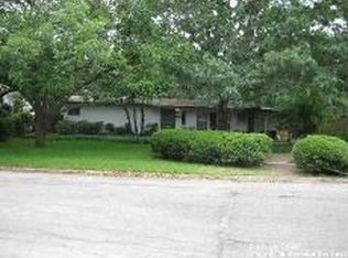 820 Terrell Rd, Terrell Hills, TX 78209