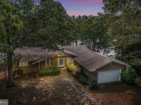 2nd image of 26 Mount Holly Ct