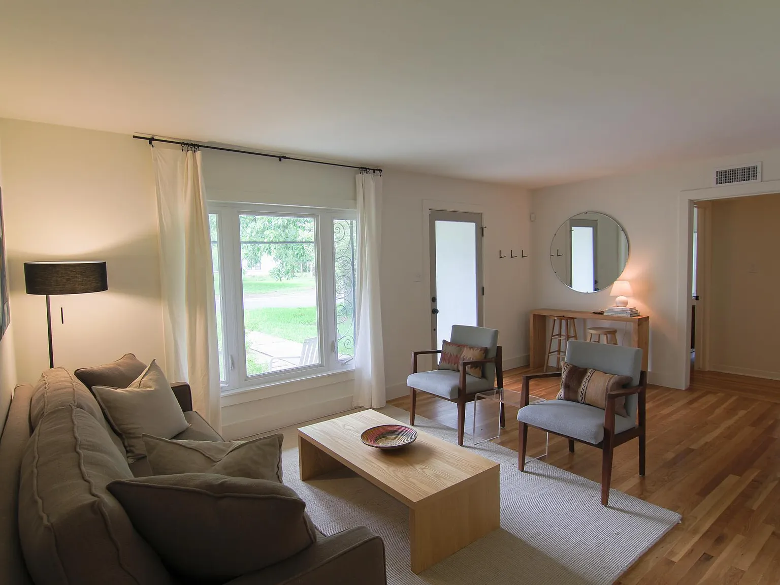 3 bed, 1578 sqft, $3,100 — Photo 3