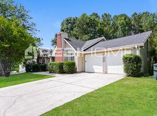 210 Nicki Ct, Hampton, GA 30228