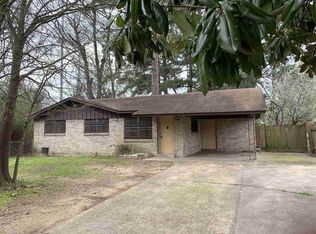 1743 Meadowbrook Ln, Texarkana, TX 75501