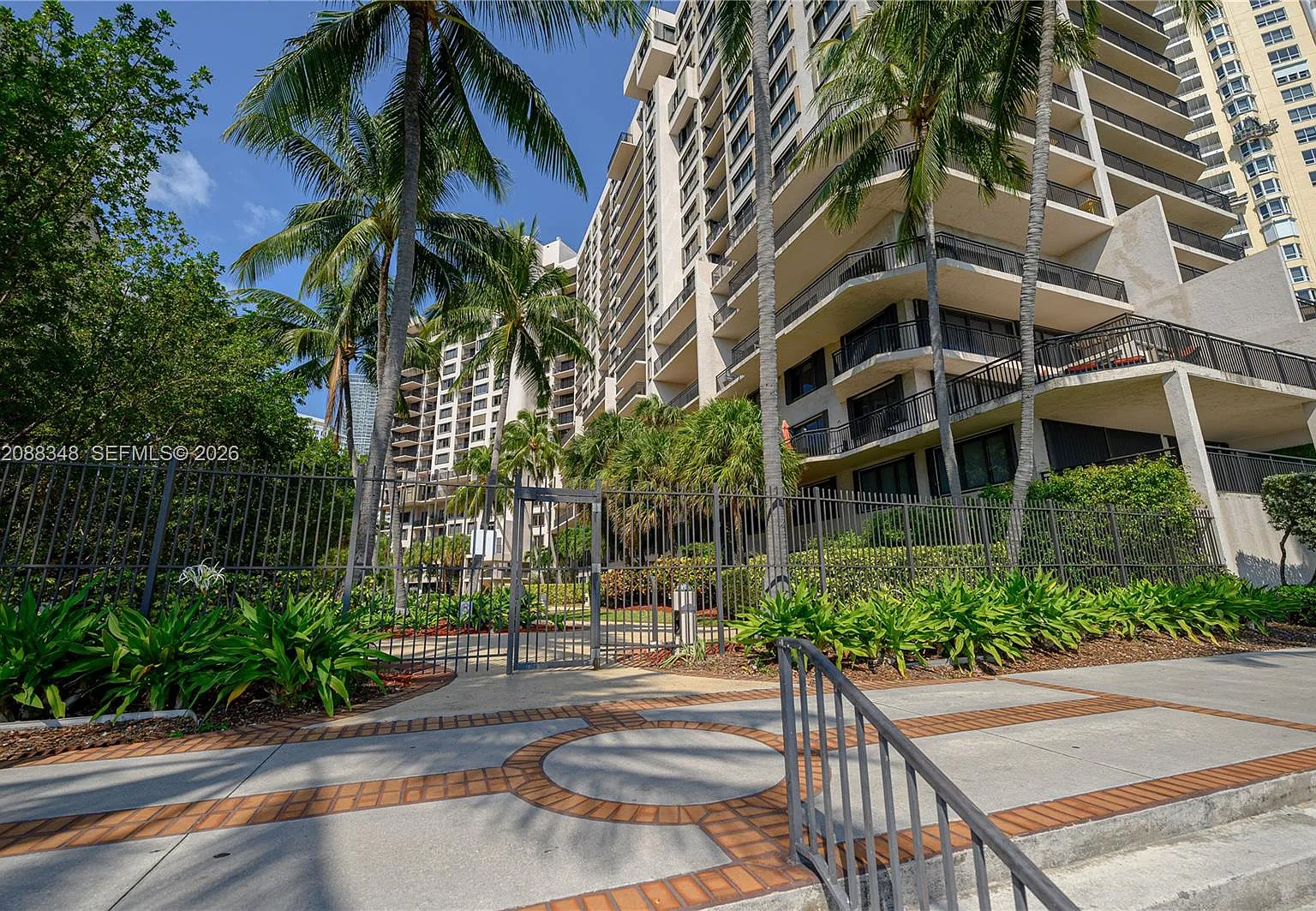 Brickell Key Ii Condo — Photo 1