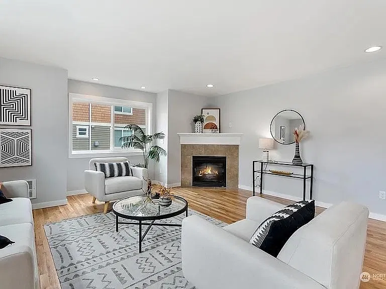 3 bed, 2.5 bath, 1540 sqft, $3,250 — Photo 3