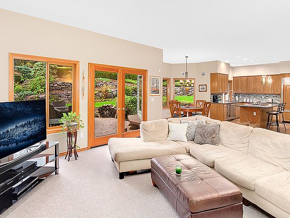 4th image of 14237 192nd Ave NE
