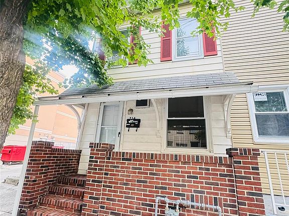 2nd image of 714 W Gordon St