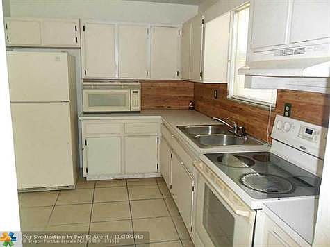 3rd image of 2931 NW 8th Ct