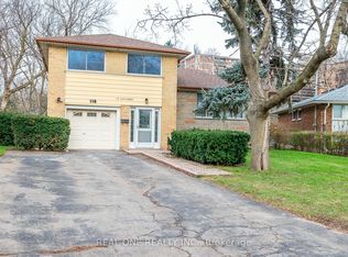 116 Castlegrove Blvd, Toronto, ON M3A1L6