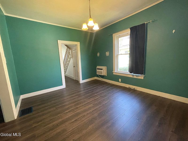 4th image of 9 Kenworthy Avenue