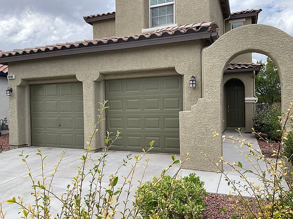 3rd image of 10598 Calico Pines Ave