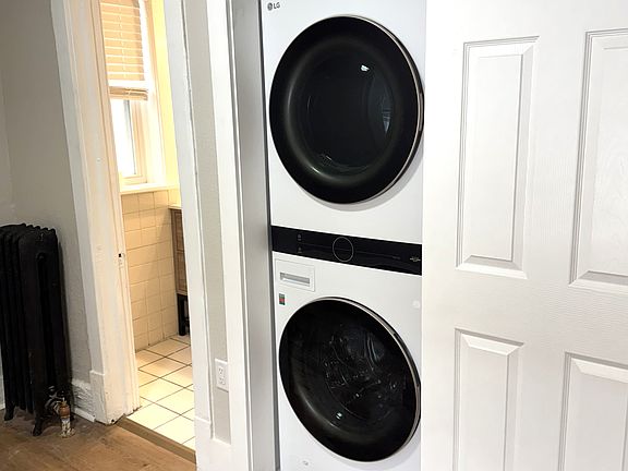 3rd image of 2534 N Farwell Ave #2