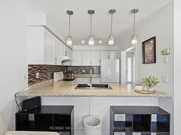 5th image of 4 Hawthorne Cres