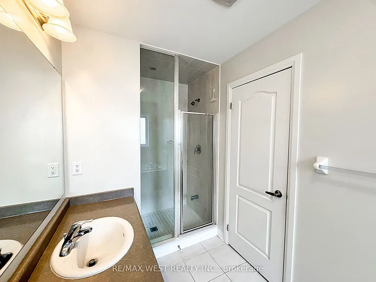 186 Parkinson Cres — Photo 11