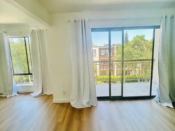490 N Civic Dr APT 311, Walnut Creek, CA 94596