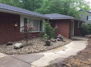 631 Briarwood Rd, Hermitage, PA 16148