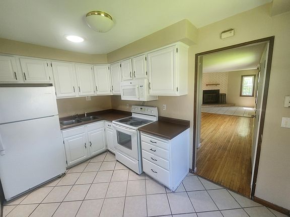 3rd image of 5108 Emerson Ave N
