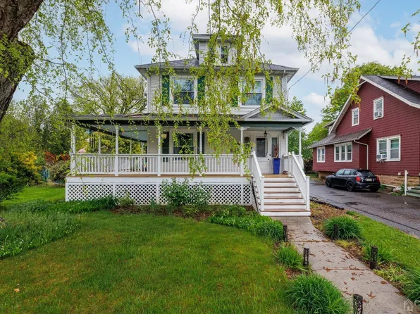 349 Stockton St, Hightstown, NJ 08520