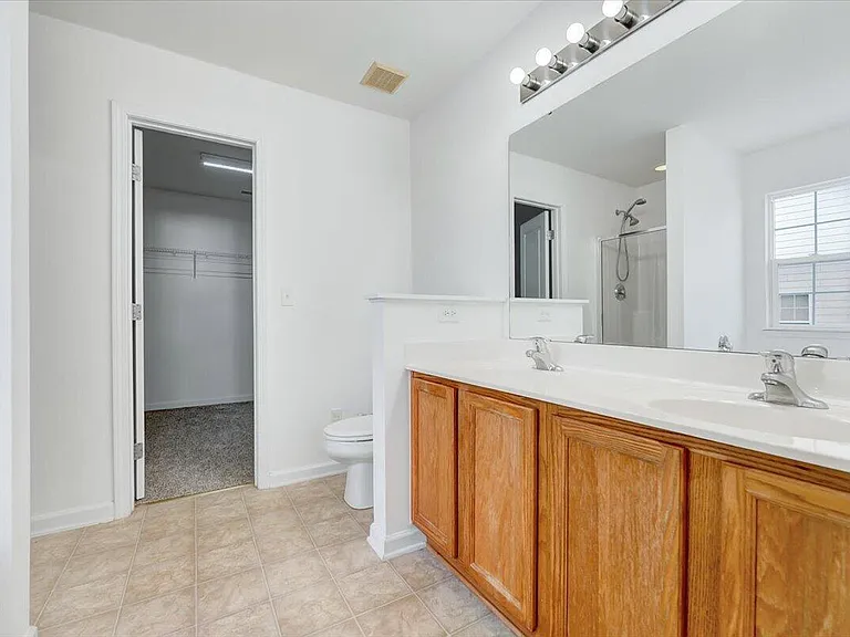 1005 Martin Bench Ct — Photo 32
