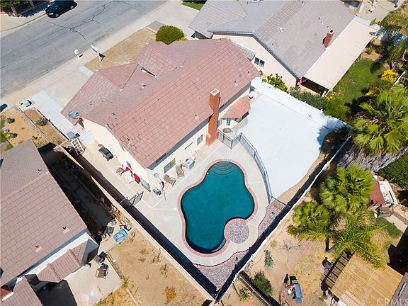 3rd image of 3465 Cherry Blossom Ln
