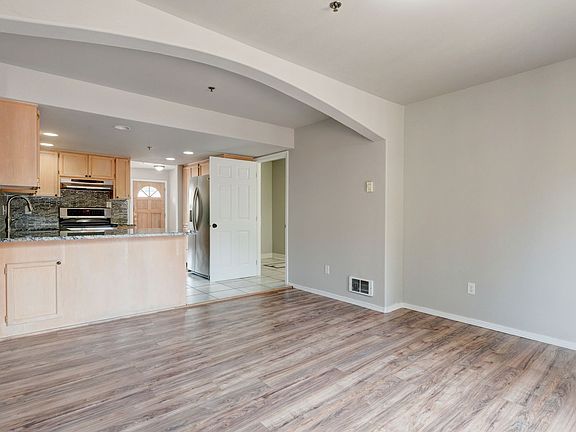 4th image of 300 N Oak Harbor St APT C102