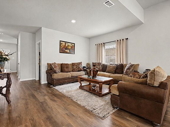4th image of 437 Ridge Palm Rd