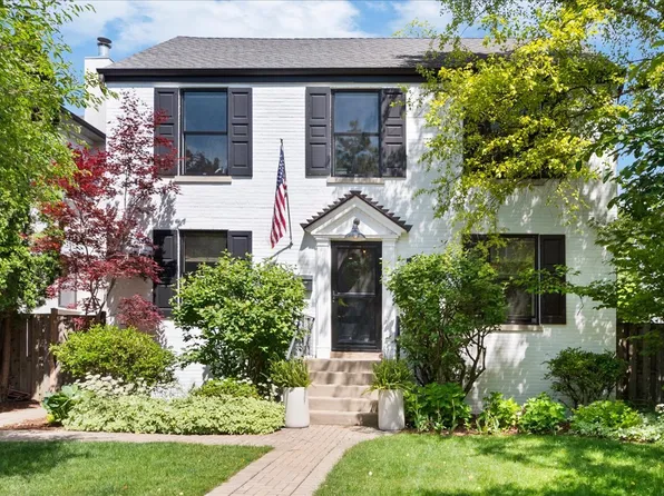 2433 Hastings Ave, Evanston, IL 60201