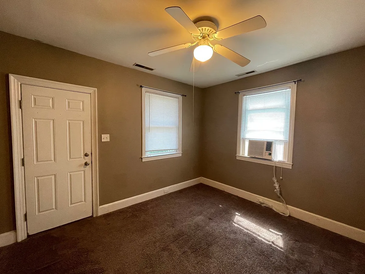 Building Photo - 3846 Ridge Ave #B