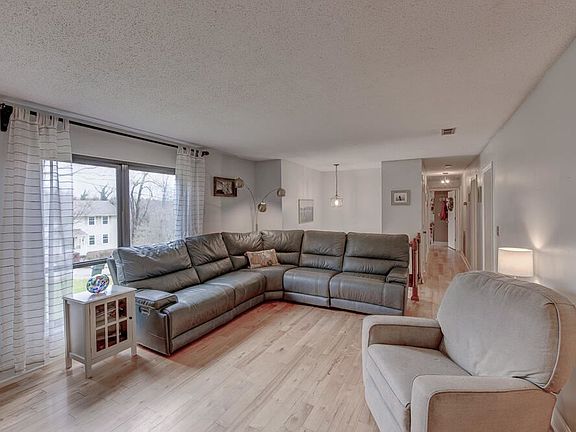3rd image of 6754 Moss Lake Dr