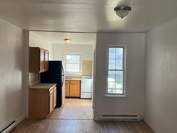 3rd image of 1708 W 2nd St