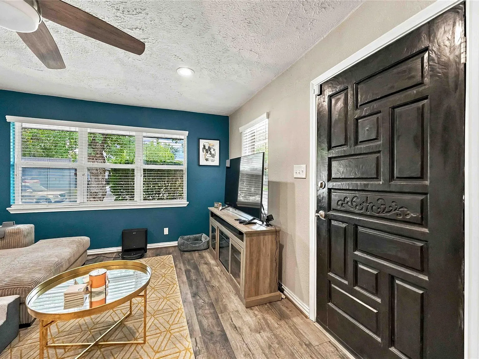 3 bed, 2.0 bath, 1316 sqft, $1,950 — Photo 4