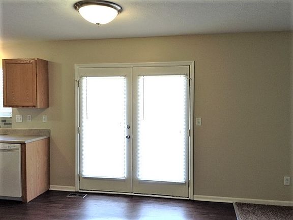 3rd image of 120 Waterstone Dr