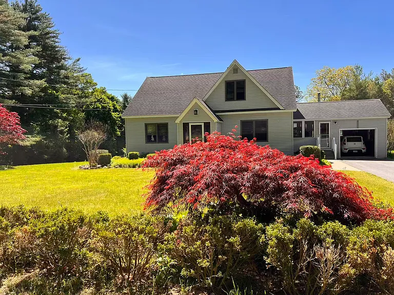 Meadowbrook Ln — Photo 17