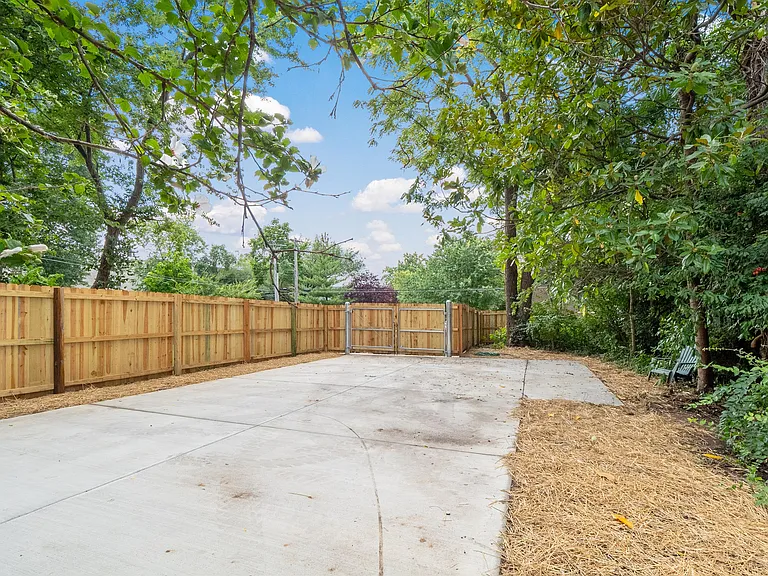 4388 McPherson Ave — Photo 44