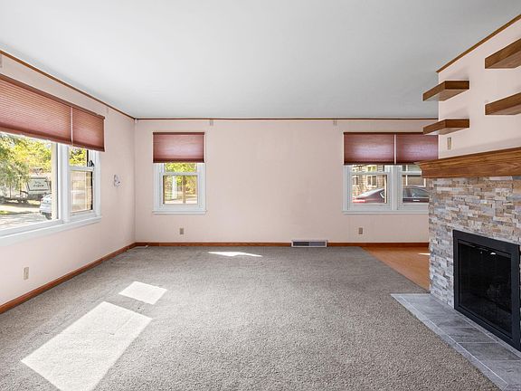 3rd image of 1713 Maywood Dr