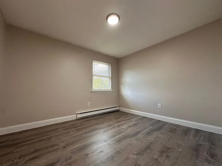 4 Gorham Ave — Photo 10
