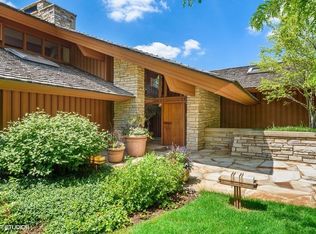 90 Brinker Rd, Barrington, IL 60010